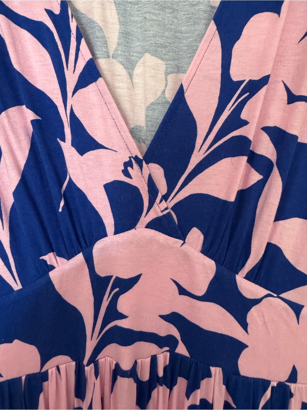 Boden Vanessa jersey Floral V-Neck Maxi Dress - Pink on Navy - Picture 4 of 9
